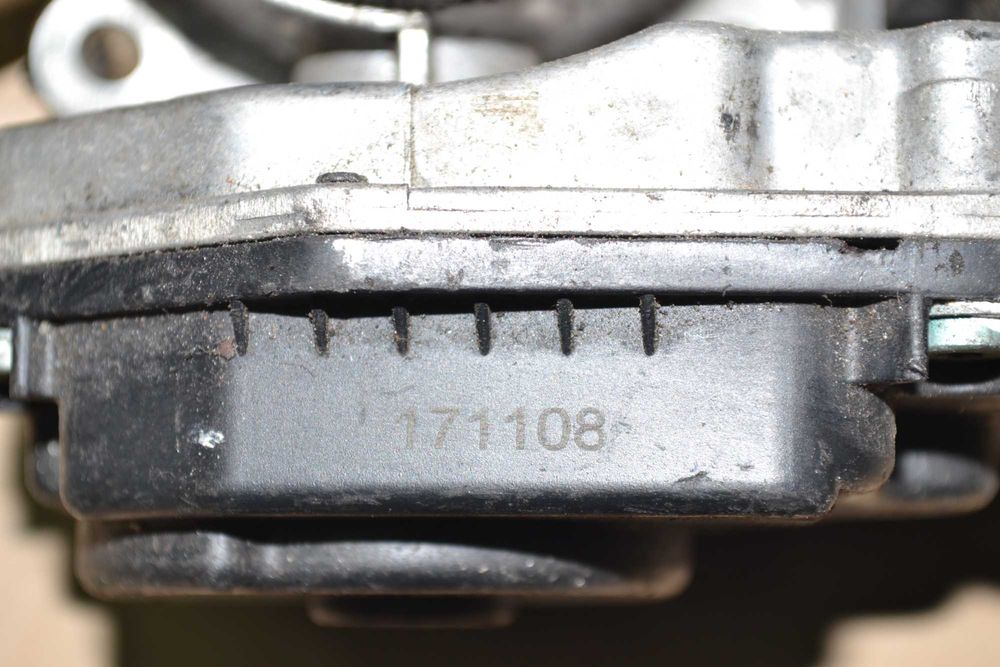 Дросельна заслонка Volkswagen Golf 4 Polo 3 Skoda Octavia 1.6 B