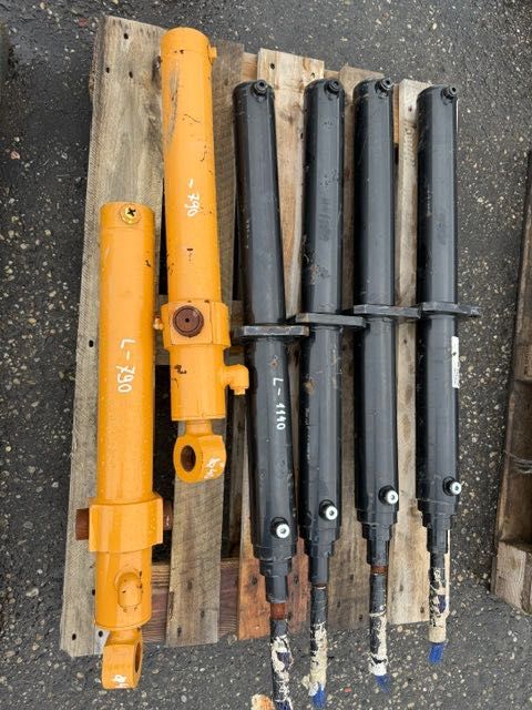 SIŁOWNIK HYDRAULICZNY NOWY Do wiertnicy mały  L-800 mm max