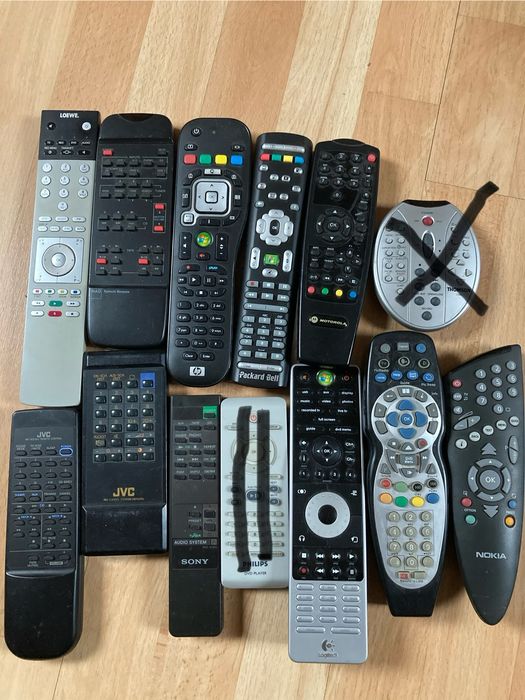 Piloty tv, dvd i inne (proszę czytaj opis)