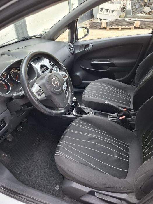 Opel corsa 2010 90cv