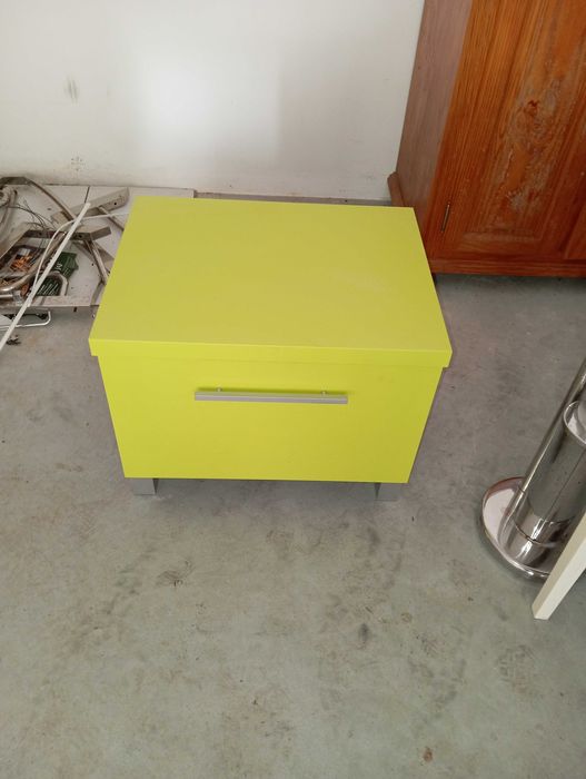 Móvel baixo WC ou quarto de crianças