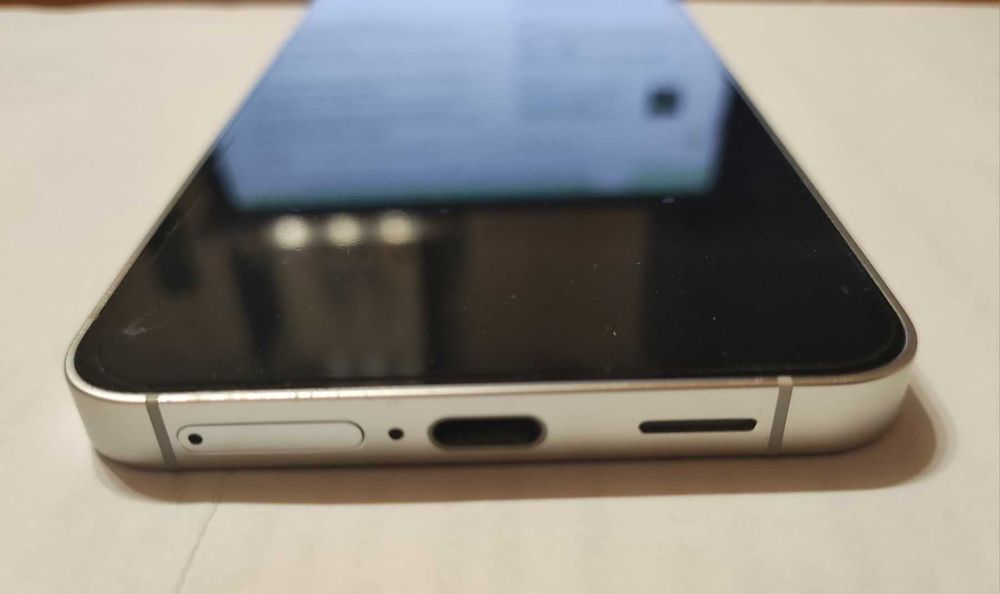 Samsung Galaxy 24 8/256