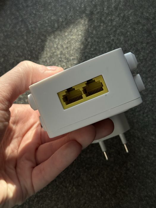 Repeater.  Wi FI