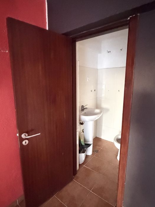Loja em Queluz 21m2