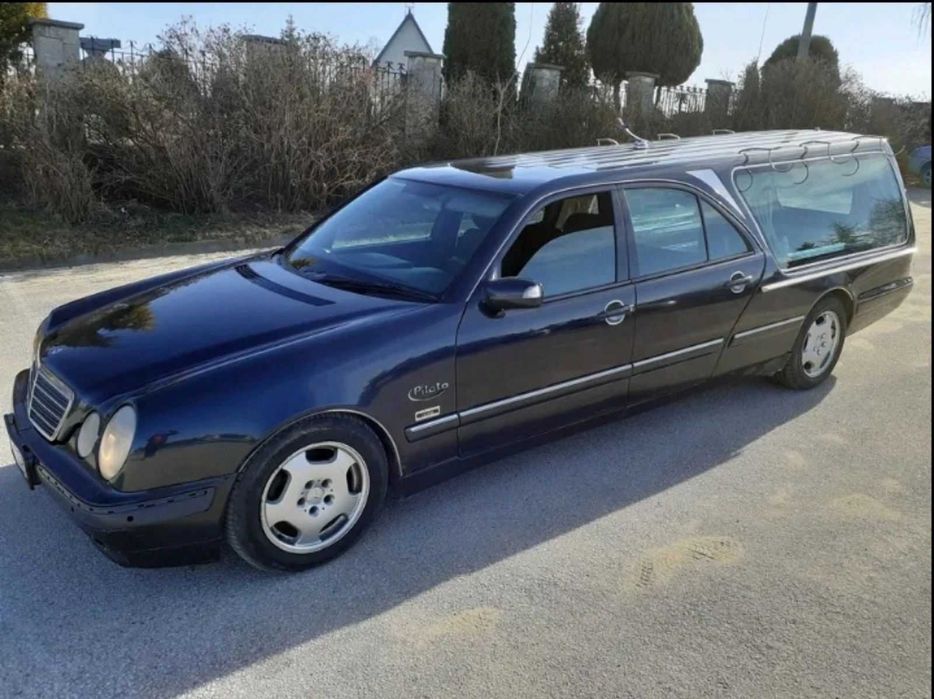 Mercedes-Benz E 270 КАТАФАЛК 2000