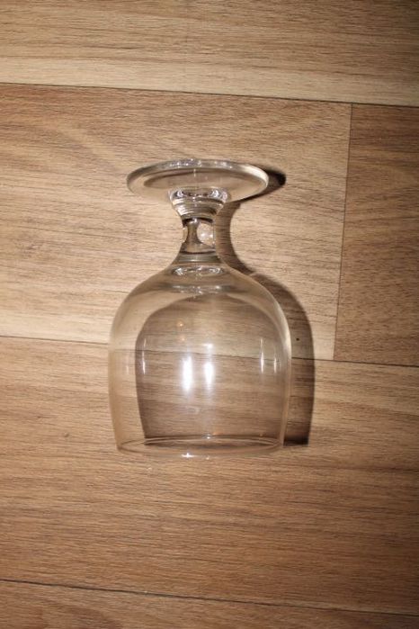 Copos diversos e canecas