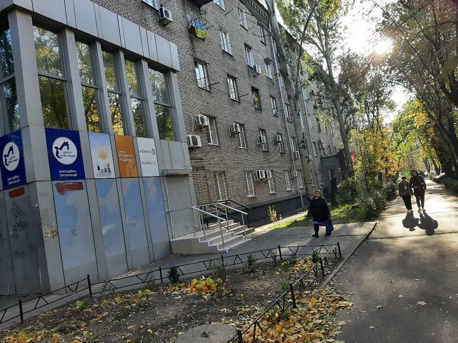 Ціна за 2 кімнати в гуртожитку, 18+7,виведені в одиницю, вільні,Сталев