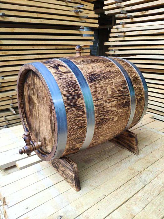 Бочка дубовая для зберігання алкоголю діжка для вина самогону коняку