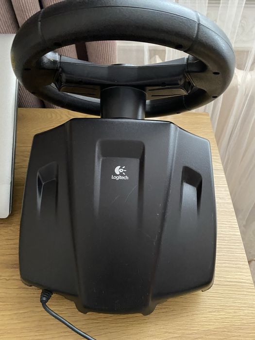 Руль ігровий Logitech
