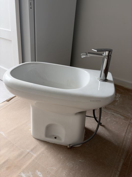 Bide aquatis branco