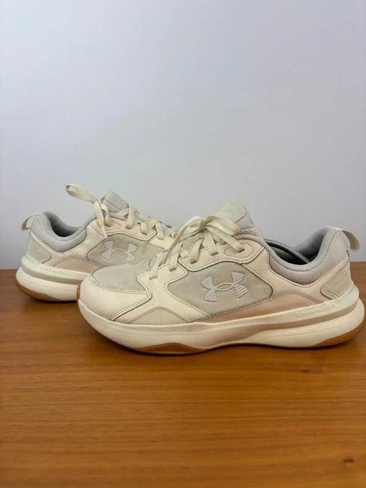 Sneakersy Under Armour Charged beżowe kremowe dad shoes 45 / 29 cm