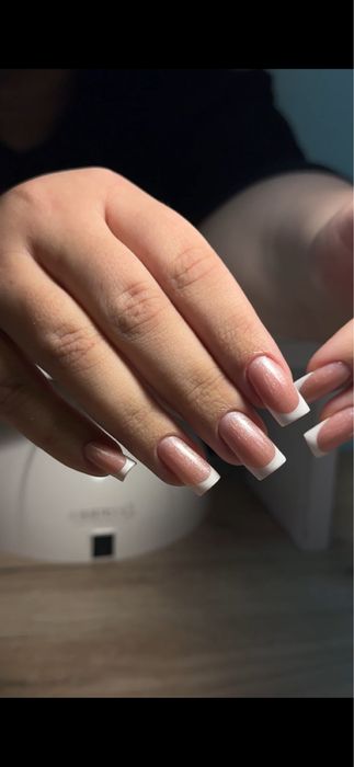 Манікюр метро лівобережна