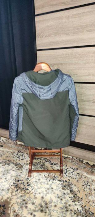 Куртки підліткові. Розмір 46(М).