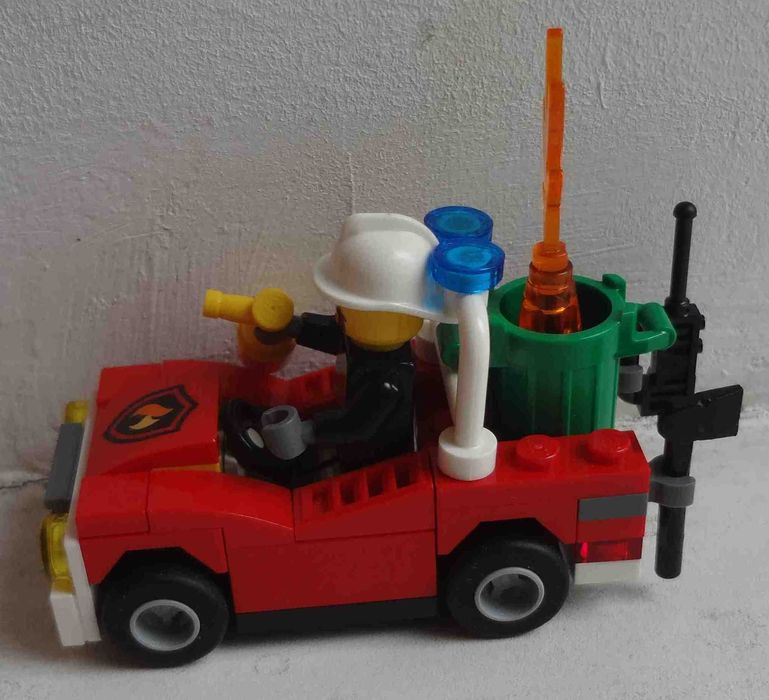 LEGO City Лего Пожарная машина 30347 человечек, оригинал