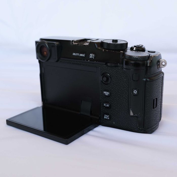 Fujifilm X-Pro3 + Punho/Grip + Bateria Extra (Na Caixa Original)