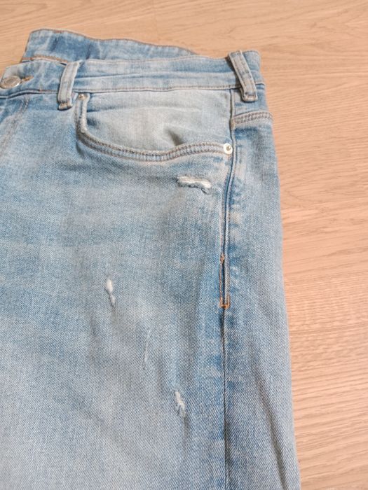 Jeansy Męskie River Island z Przetarciami