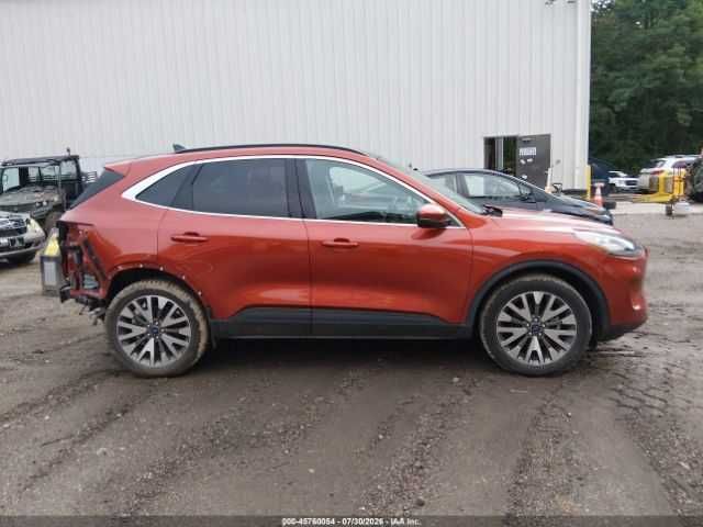 Ford Escape Titanium Hybrid 2020;
