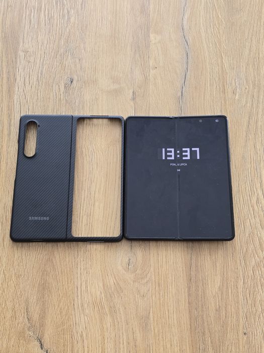 Samsung Galaxy Z Fold 3
