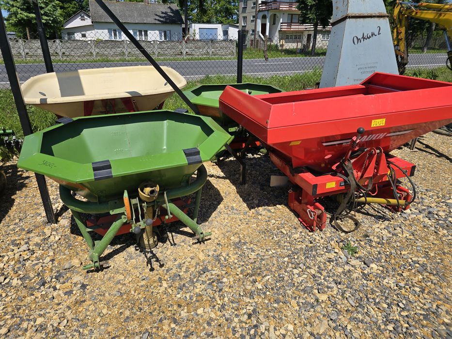 Rozsiewacz nawozów ** Rauch ZSB 900 ** amazone