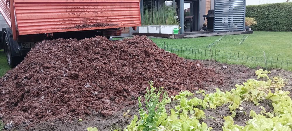 Zrębki, ściółka dekoracja do ogrodu, grządki szklarni - transport