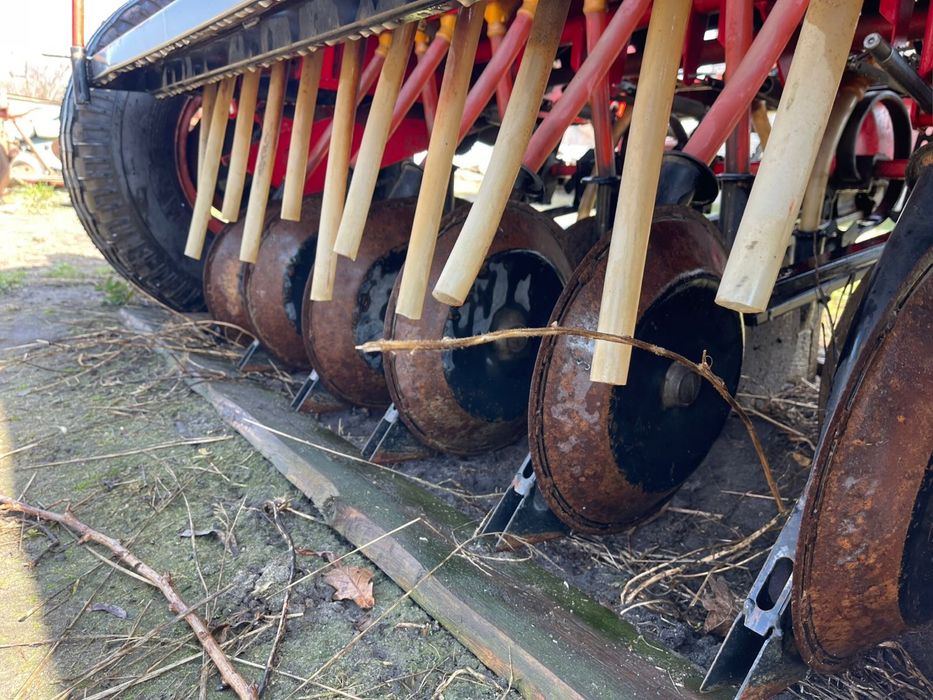 Сівалка дискова причіпна навісна Simulta 2.5 м з міндобривом сошникова