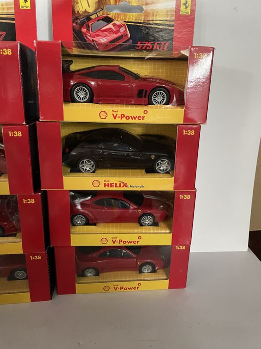 Miniaturas de coleção da Ferrari novas