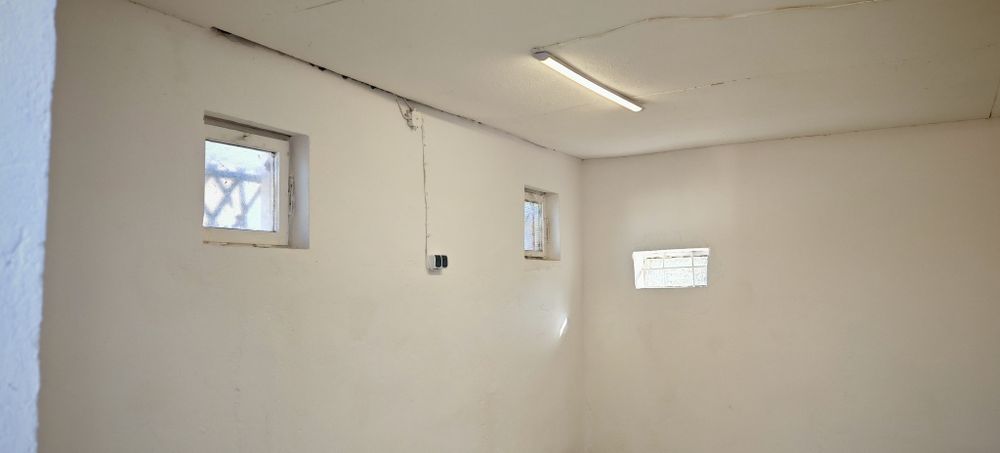 Wynajmę garaże z kanałem i murowane pomieszczenia magazynowe