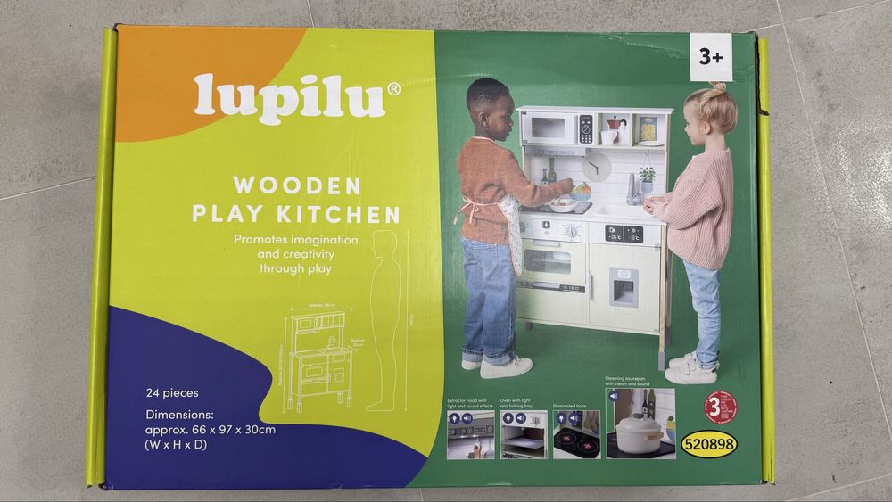 Дитяча деревяна кухня нові кухні