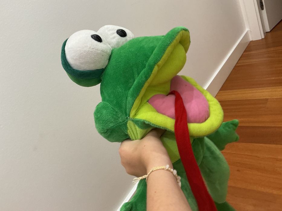 Pelúcia boneca peluche Sapo de olhos grandes