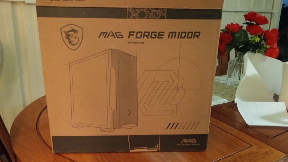 Gabinete MSI MAG Forge M100A + 4 Fans ARGB (como novo)