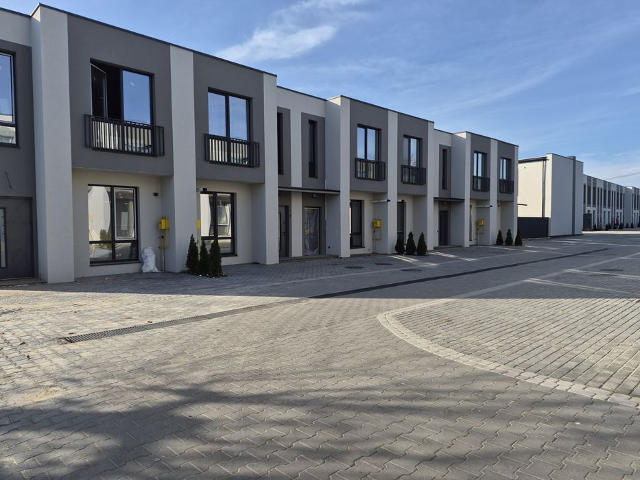 Допомога в купівлі та продажу будинків,квартири та земельної ділянки.