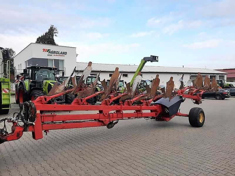 Pług obrotowy 8 skibowy KUHN