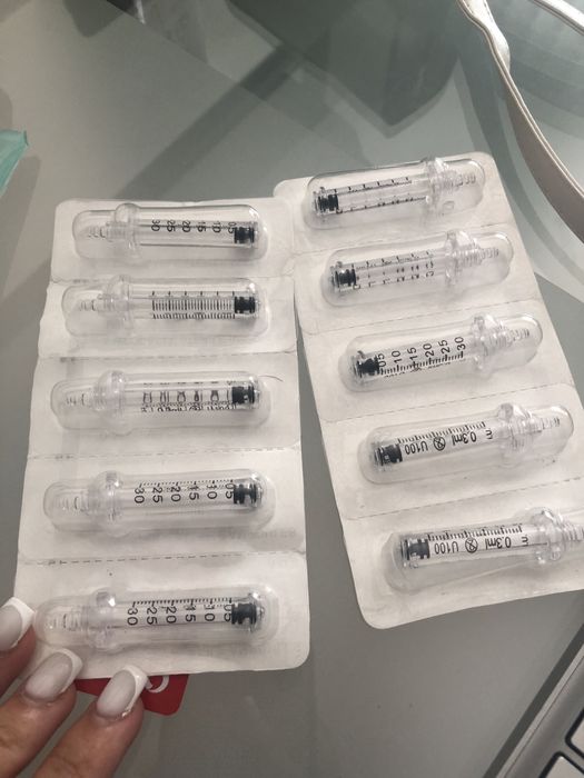 hyaluron pen + seringas + ácido hialuronico