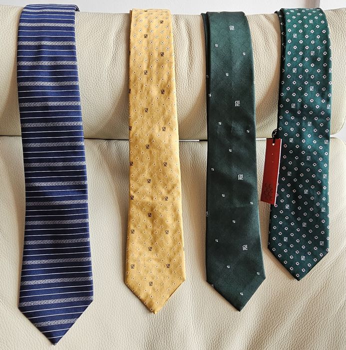 Vendo Gravatas Carolina Herrera