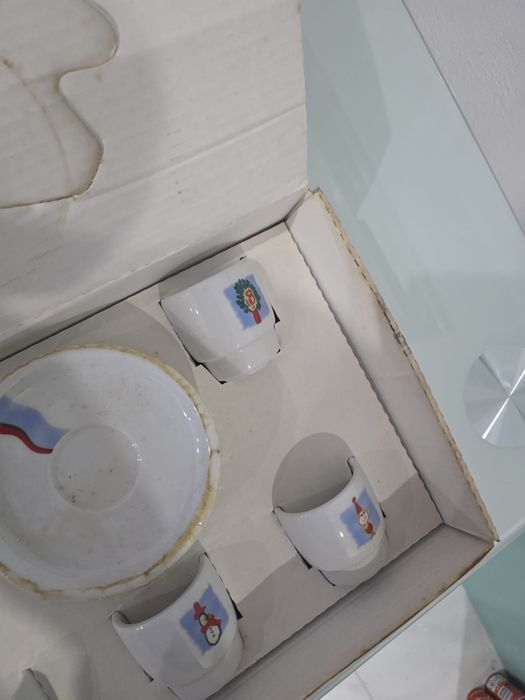 Conjunto de Chávenas Antigas