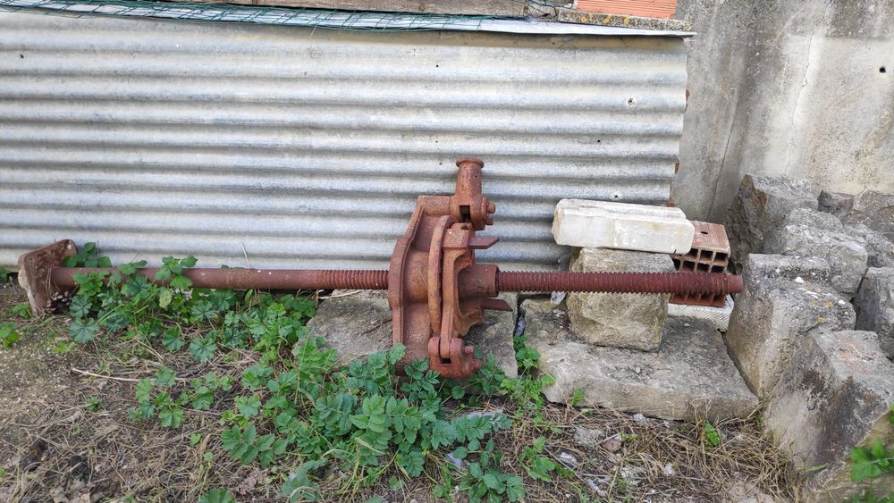 Prensa de esmagar uvas