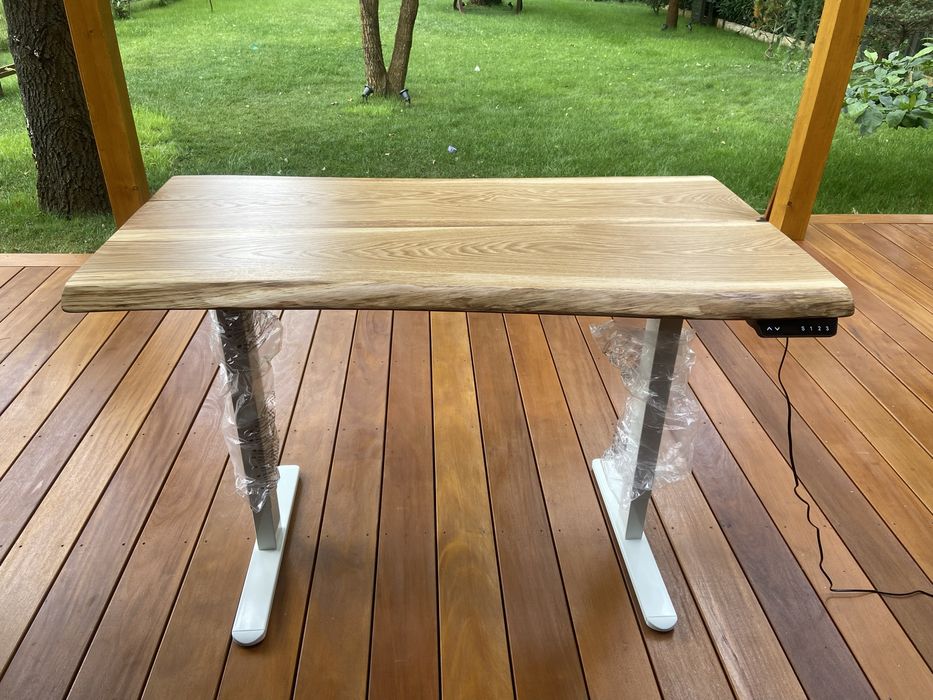 Biurko REGULOWANE DĘBOWE 145 x 72-75, live edge grubosc blatu 4 cm