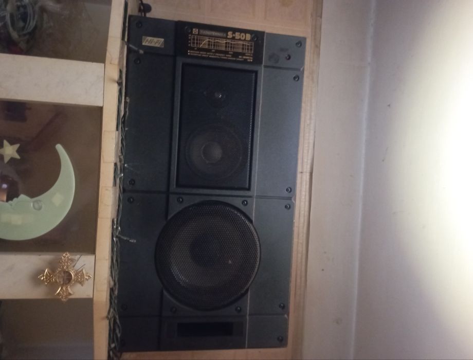 Продам колонки с усилителем Амфитрион 002 . Всё в отличном состоянии