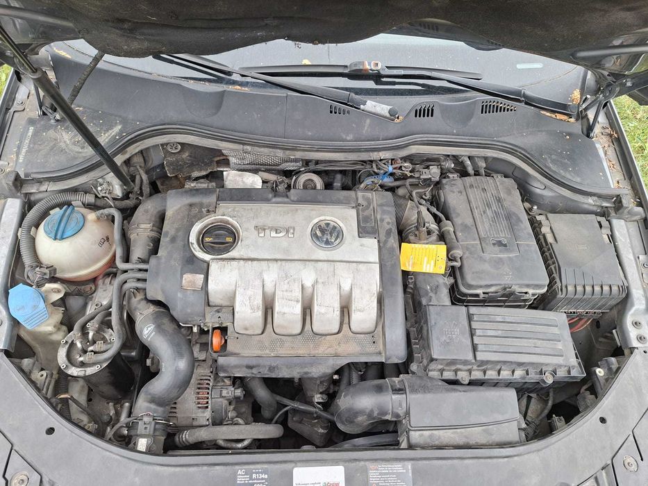 VW Passat B6 kombi (uszkodzony )