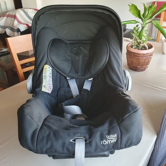 Cadeira bebé auto em muito bom estado marca britax römer