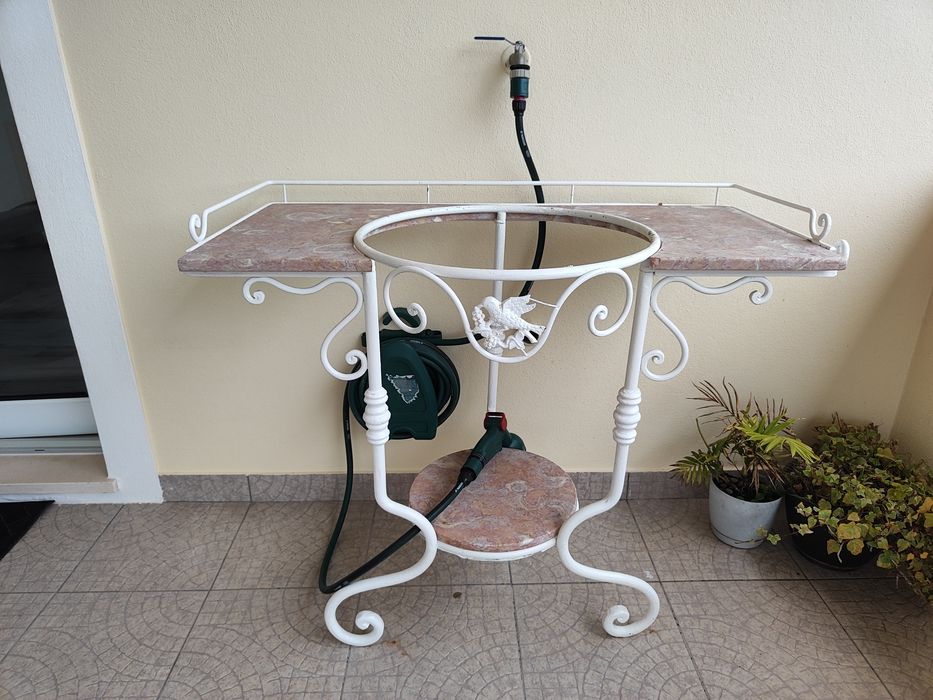 Mesa lavatório antigo