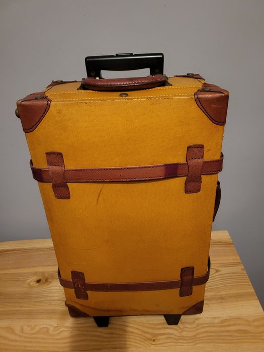 Azjatycka  skorzana walizka