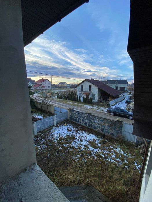 Продається будинок з зем діл в затишній місцевості готовий до ремонту