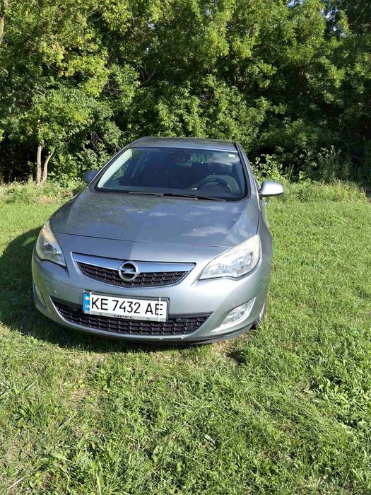 Продам Опель астра j