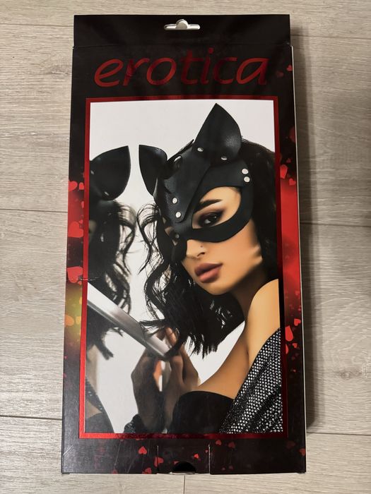 Еротична маска кішки