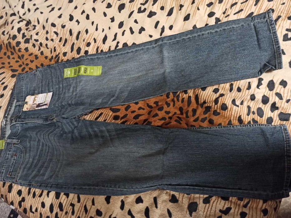 Джинсы брюки Signature by Levi Strauss Men's Straight Jeans 40W/32L