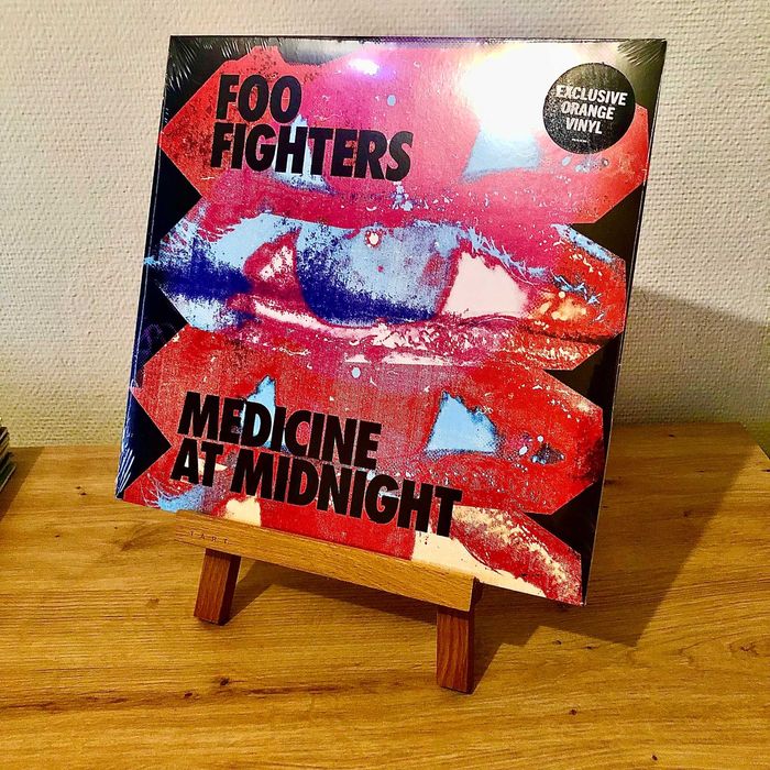 Нові запаковані вінілові платівки