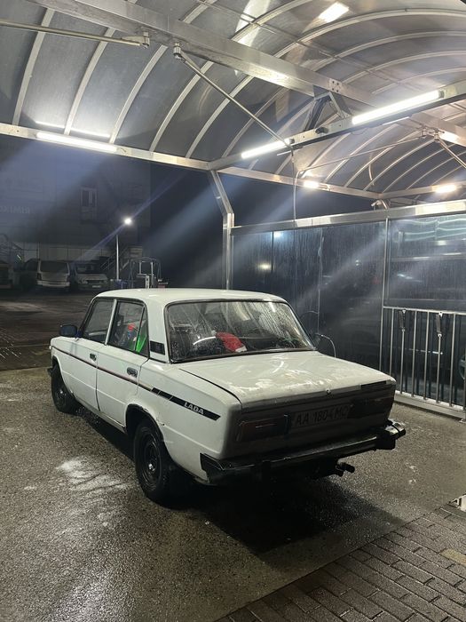 Автомобіль Ваз 21063