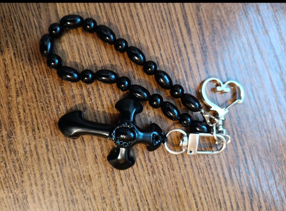 Brelok z krzyzykiem - handmade