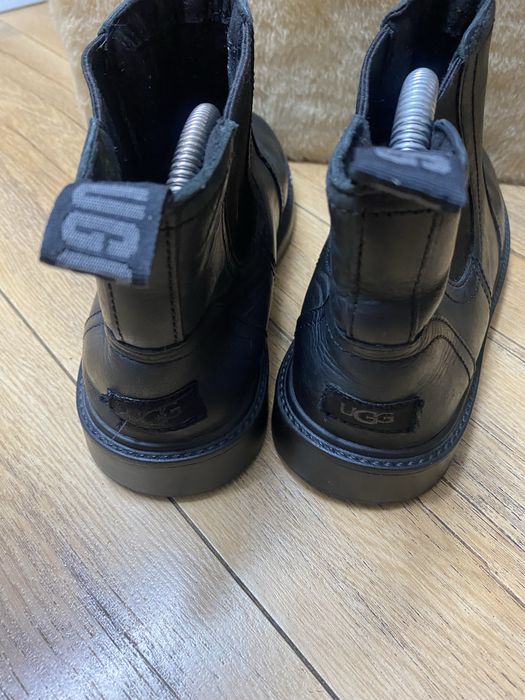 UGG кожаные челси р 33-33,5